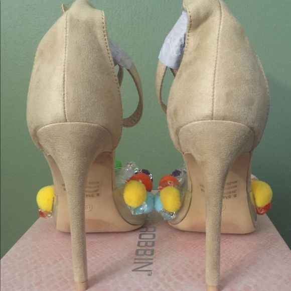 ❌ SOLD OUT❌ Cape Robbin Pom Pom Nude Strap Heels Size 8,5 & 10 New In Box - Picture 5 of 9
